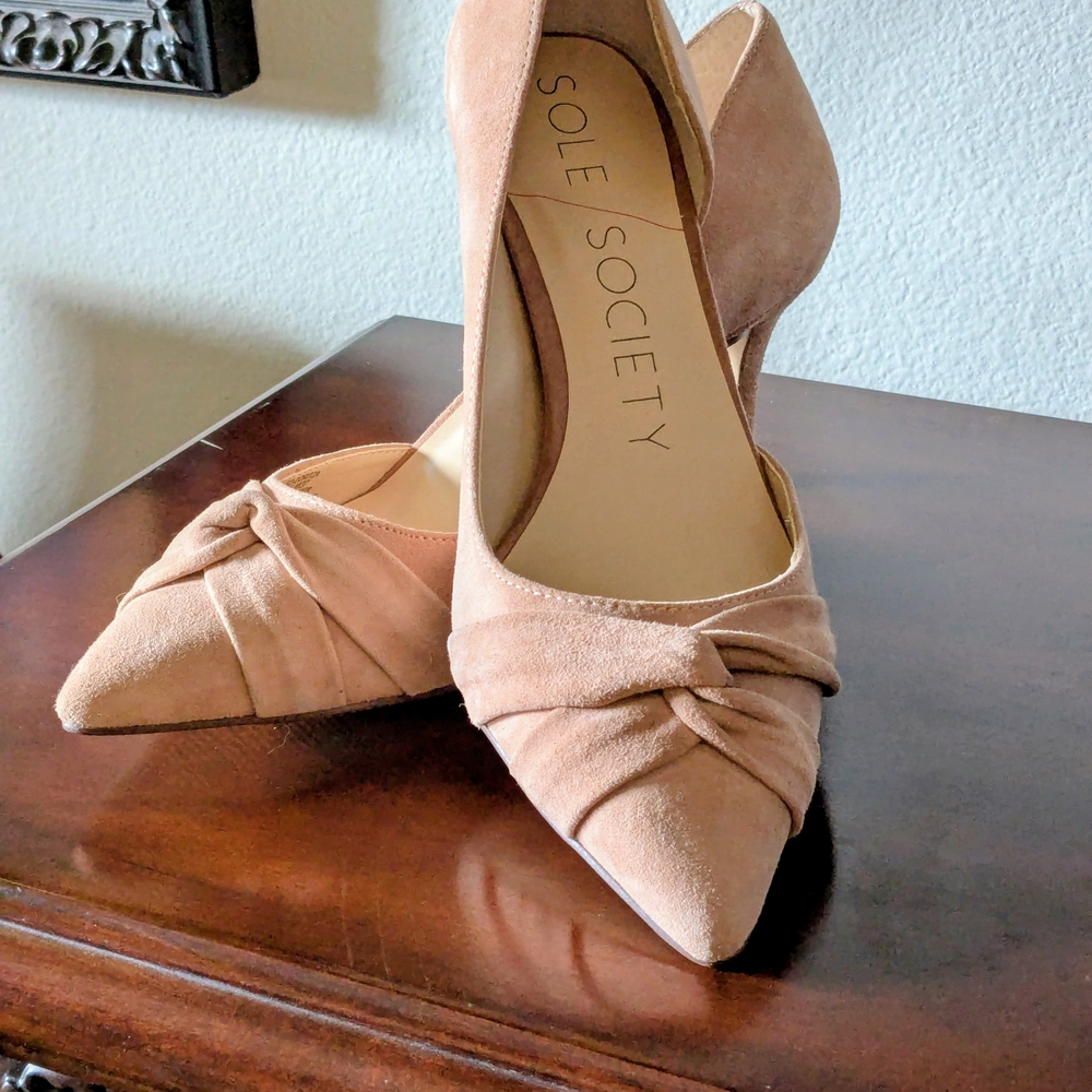Sole Society New  Women's Light Pink/Tan Knot Heels.